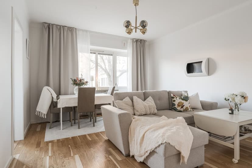 Bryggargatan 9A, Sandviken - Fully renovated and stylish 1.5 bedroom apartment with balcony in sunny west facing right in the center